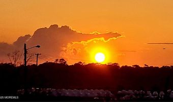 54 Beach Ave, Bayville, NJ 08721