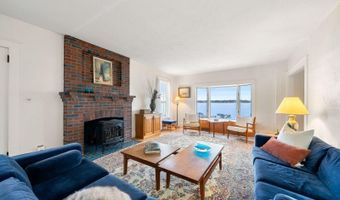 35 Benedict Rd, Bourne, MA 02532