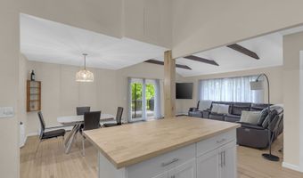 41 Elbow Hill Rd, Brookfield, CT 06804
