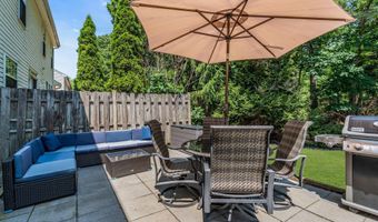 18 Foxmoor Ln, Bayville, NJ 08721