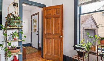 1215 NAVARINO St, Algoma, WI 54201