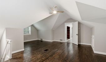 9860 Berwick Dr, Affton, MO 63123
