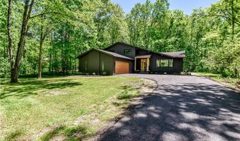 19121 Brewster Rd, Aurora, OH 44202