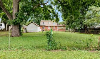 421 W College St, Aurora, MO 65605