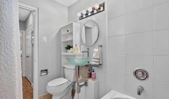 226 N THOMAS St N 226-3, Arlington, VA 22203