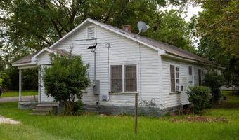 199 Anthony/Oak Sts, Baxley, GA 31513