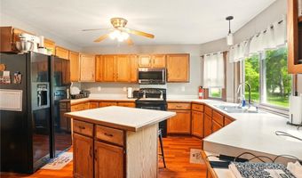 2120 Deerfield Dr, Ashtabula, OH 44004
