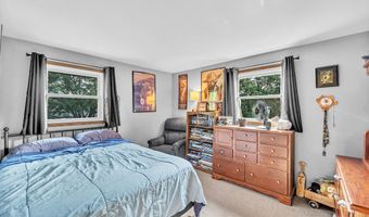 3552 W Southwood Dr, Franklin, WI 53132