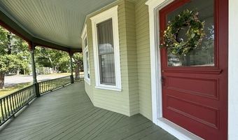 51 Broadway St, Baileyville, ME 04694