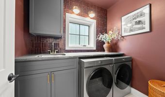 2856 Kobuk Dr A, Columbus, OH 43228