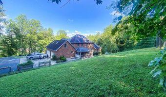 136 Lock Ln, Alum Creek, WV 25003