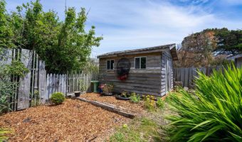870 11TH St SW, Bandon, OR 97411