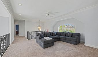 560 Club Dr, Aurora, OH 44202