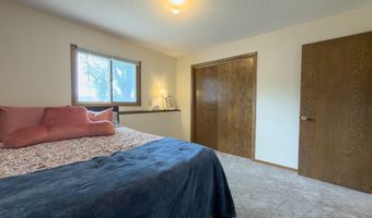 1115 NE 15th Ave, Aberdeen, SD 57401