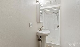 1922 Everett, Caldwell, ID 83605