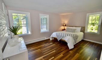 71 Baldwin Dr, Bangor, ME 04401