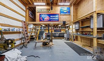 15 Little Donner Dr, Cascade, ID 83611
