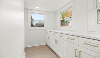 191 E Martin St, Amherst, OH 44001