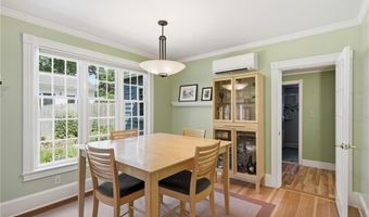 16 Brown Ave, Barrington, RI 02806