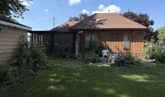 128 E Main St, Agency, IA 52530