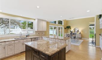 985 Goldenrod Trl, Aurora, OH 44202