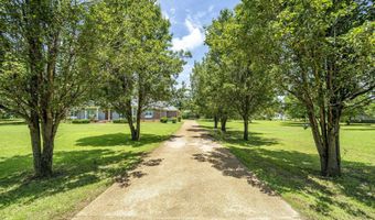 809 TWELVE OAKS Dr, Adamsville, TN 38310