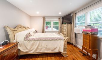 116 Chestnut Ridge Rd, Bethel, CT 06801