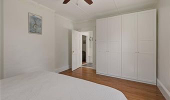 21 Clinton Ave, Newport, RI 02840
