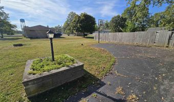 936 W Vine St, Albany, IN 47320