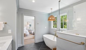 608 Pilot St, Beaufort, SC 29902
