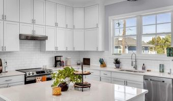 4063 Blue Jay St, Bay St. Louis, MS 39520