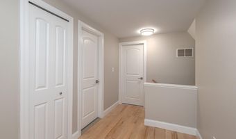 5120 Hensley Dr, Ann Arbor, MI 48103