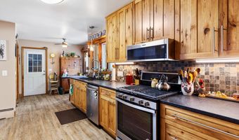 916 Hillcrest Dr, Adrian, MI 49221