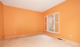 742 Arbor Ridge Ct, Ballwin, MO 63021