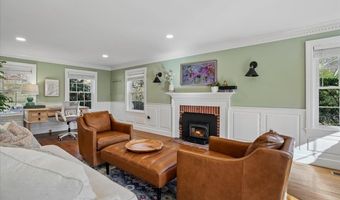 18 Hawk Dr, Bedford, NH 03110