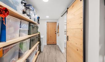 4004 ESTABROOK Dr, Annandale, VA 22003