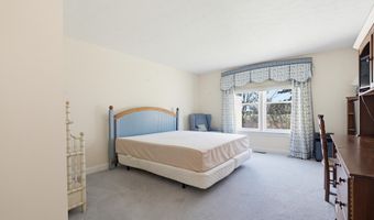 9 Pebble Beach Dr, Bedford, NH 03110