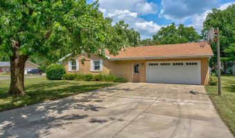 606 Dogwood Dr, Arcola, IL 61910