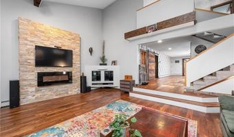 24 Lincoln Dr, North Smithfield, RI 02896