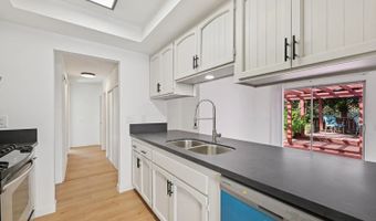 2050 Oak Hill Dr, Escondido, CA 92027