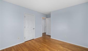 23 Algonquin Dr, Middletown, RI 02842