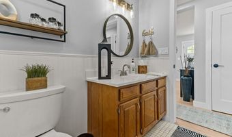 56 Pasture Farm Dr, Middletown, RI 02842