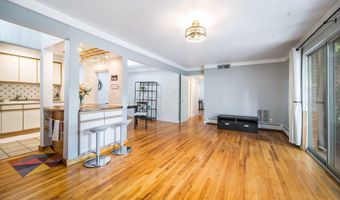 1209 Island Dr 102, Ann Arbor, MI 48105