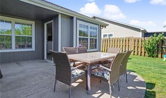 928 Bluestem Dr, Baldwin City, KS 66006