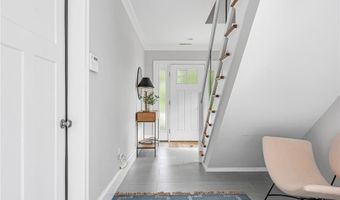 100 Algonquin Rd 5, Narragansett, RI 02882