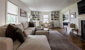 31 Bowen St, East Providence, RI 02916