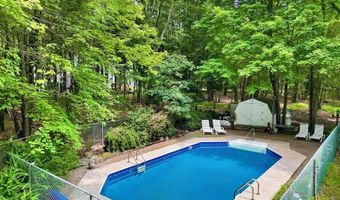 271 N SHORE Dr, Albrightsville, PA 18210