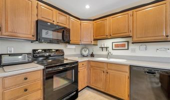 305 Arbor Glen Dr, Ballwin, MO 63021