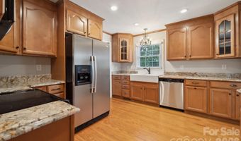 1818 Woodland Dr, Charlotte, NC 28205