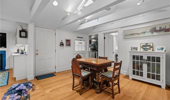 718 Bellevue Ave 5, Newport, RI 02840